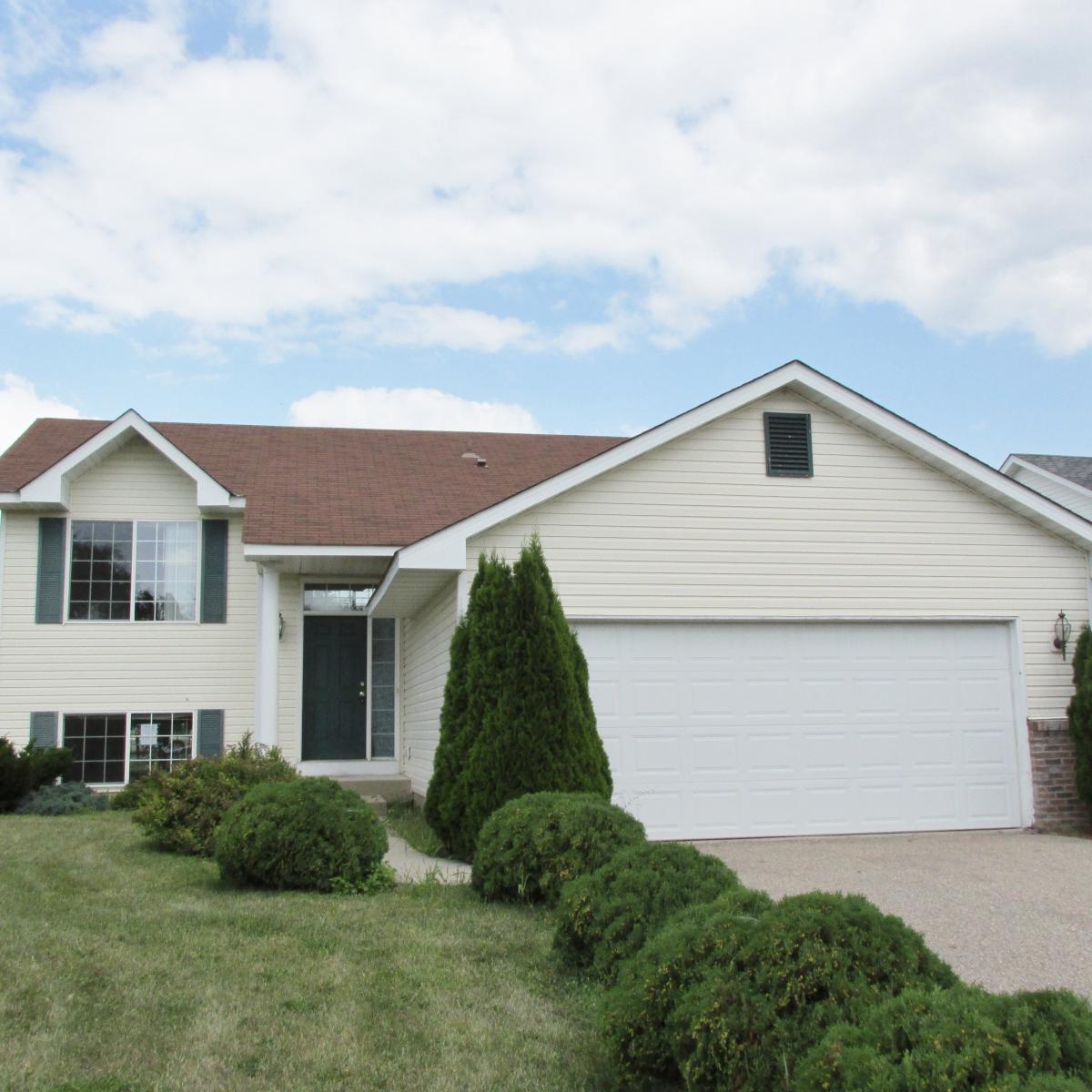 400 Evergreen St E, Belle Plaine, MN 56011 