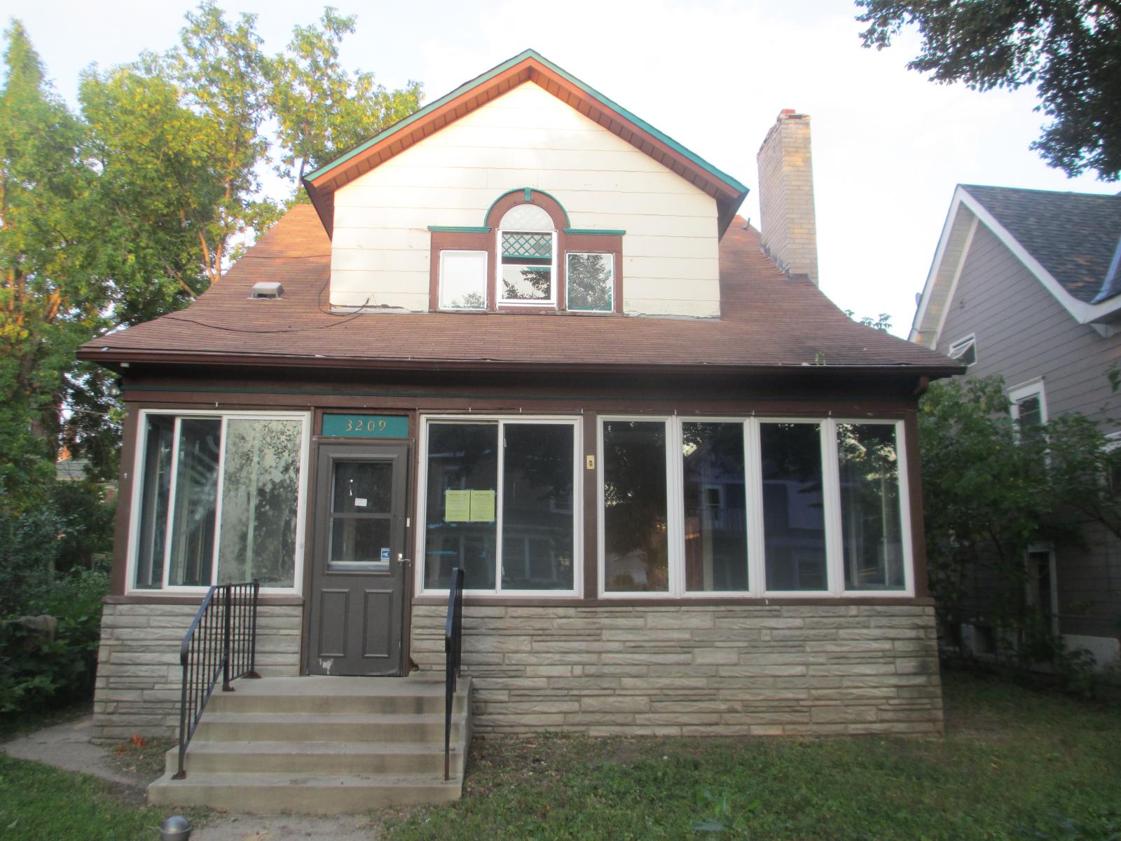 3209 Oakland Ave, Minneapolis, MN 55407 