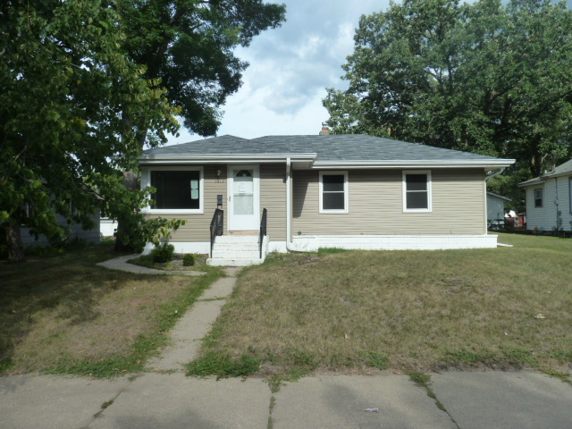 1012 Broadway Ave S, Sauk Rapids, MN 56379 