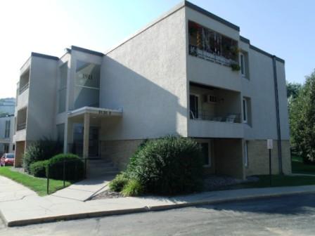 1911 Viking Dr NW, Rochester, MN 55901 