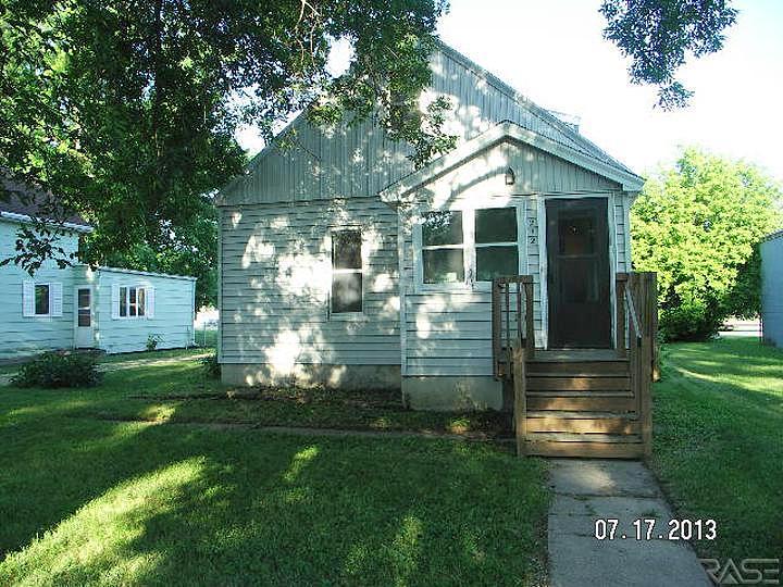 Southeast 6Th Ave, Pipestone, MN 56164 