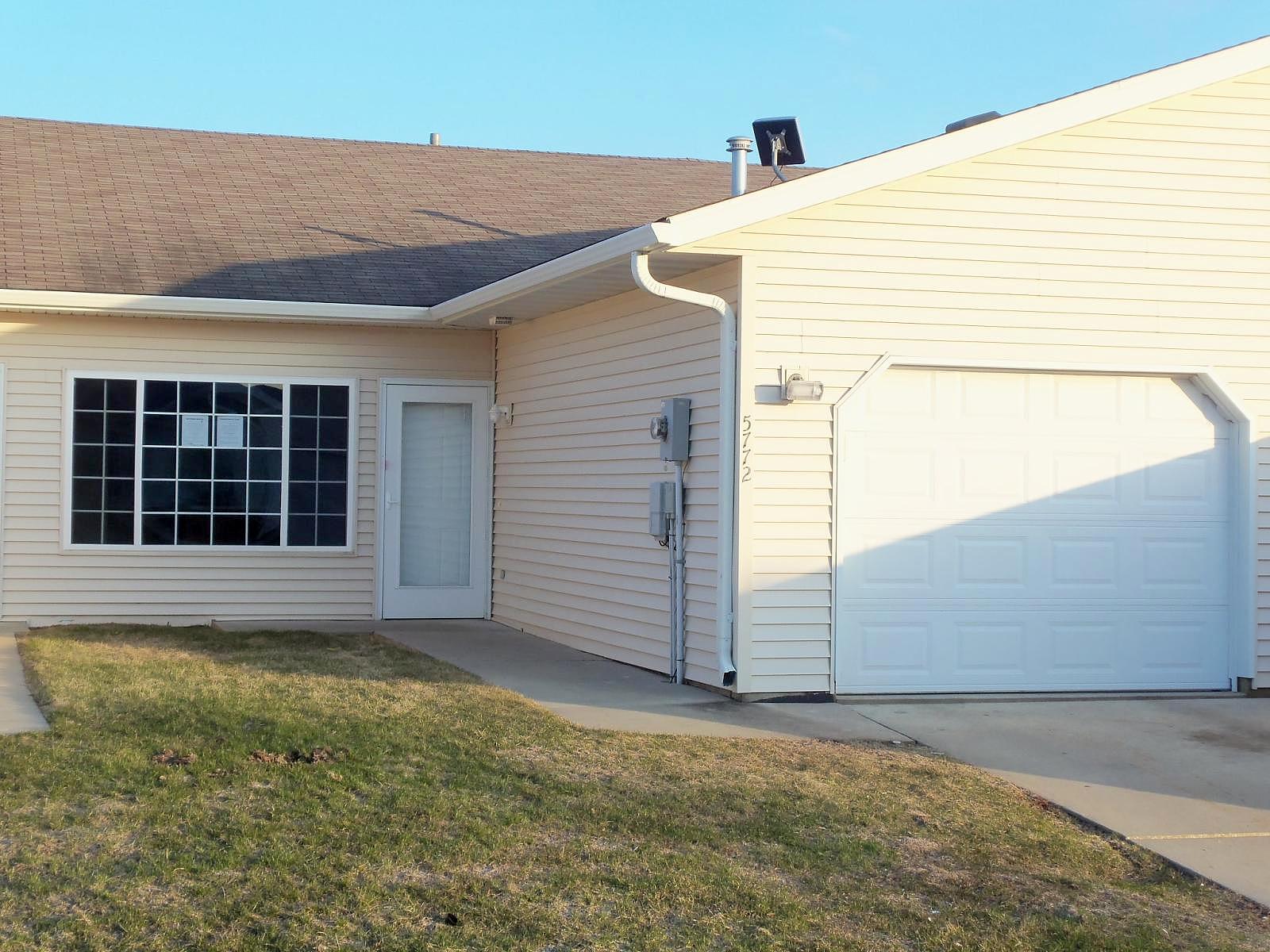 Melena Court N, Rochester, MN 55901 