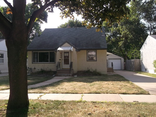 1471 Schletti St, Saint Paul, MN 55117 