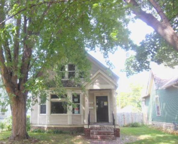 939 Charles Ave, Saint Paul, MN 55104 