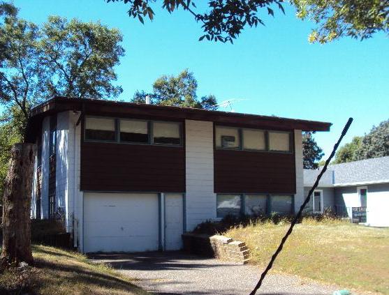 5027 Russell Ave N, Minneapolis, MN 55430 