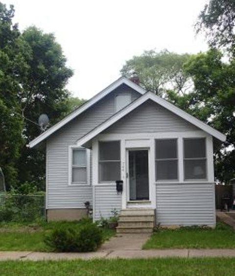 744 Juno Ave, Saint Paul, MN 55102 