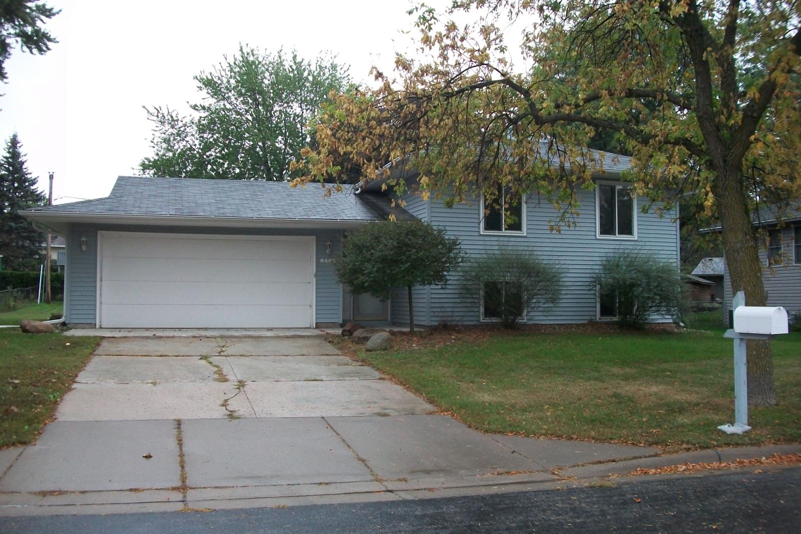 8443 80th Street S, Cottage Grove, MN 55016 