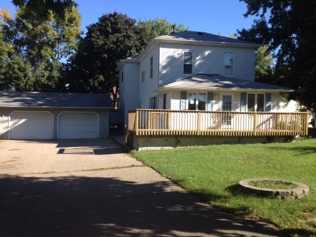 402 W 2nd St, Janesville, MN 56048 