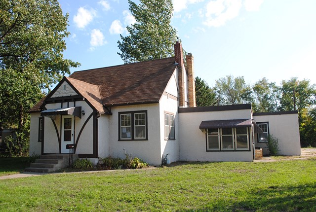 500 Lindbergh Dr NW, Little Falls, MN 56345 