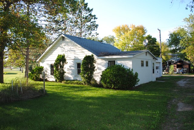 504 Leslie Avenue W, Clarissa, MN 56440 