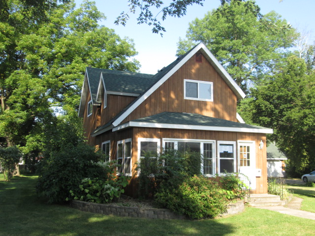 512 N Broadway St, Spring Valley, MN 55975 