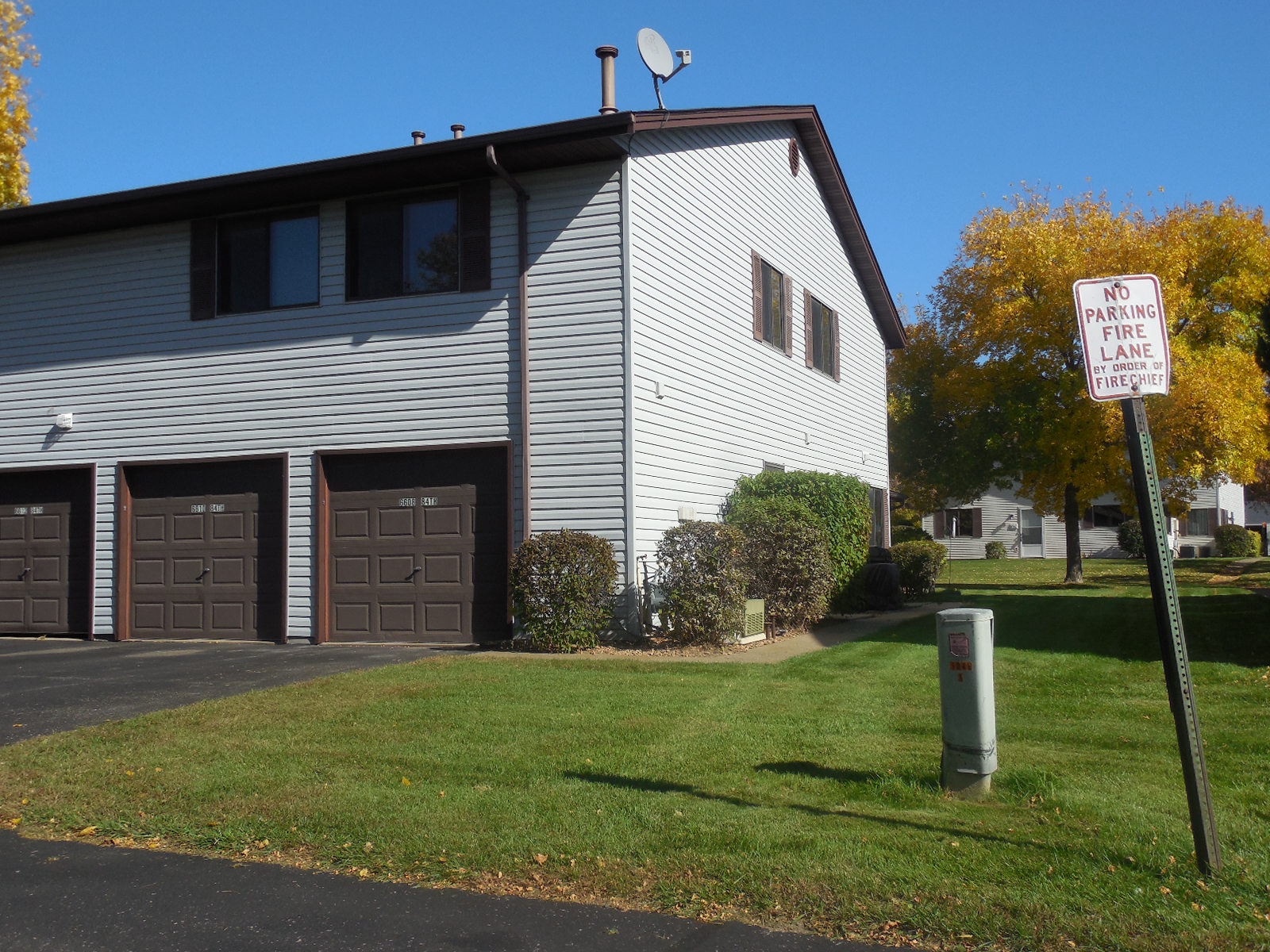 6608 84th Ct N, Brooklyn Park, MN 55445 