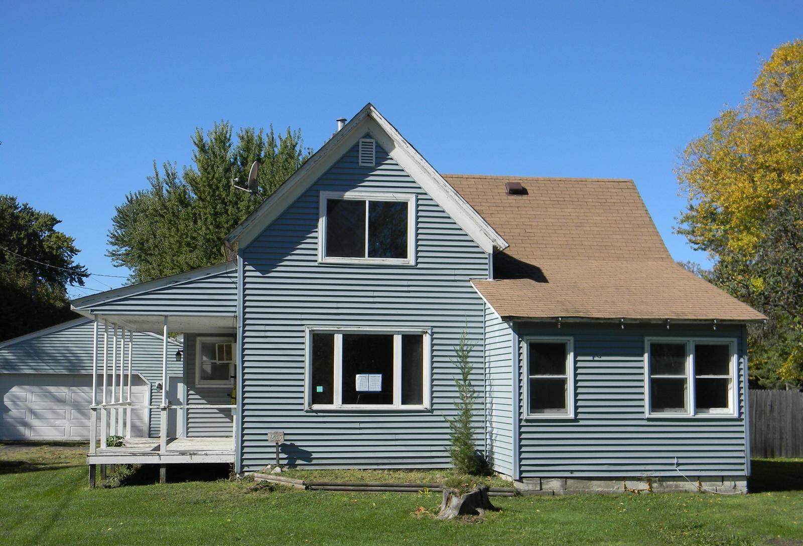 245 S Irving Ave, Rush City, MN 55069 