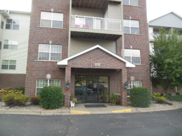 2231 Penn Place #316, North Saint Paul, MN 55109 