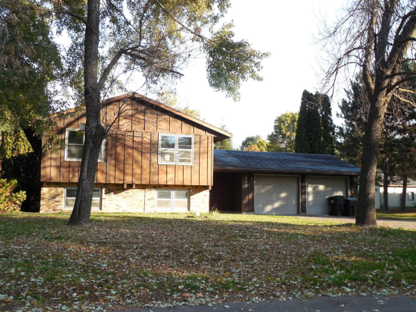 843 Orange St, Lino Lakes, MN 55014 