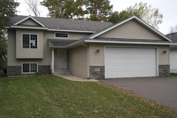 2086 Cowern Place E, Saint Paul, MN 55109 