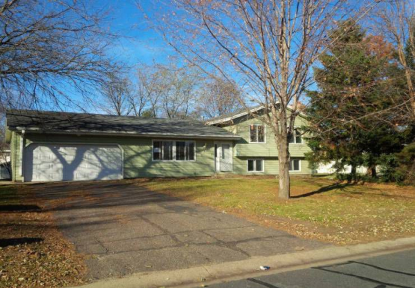 9722 Quincy St NE, Blaine, MN 55434 