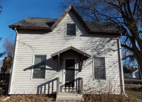 303 1st ST SE, Geneva, MN 56035 