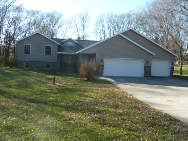 325 Pine Ridge Rd, Sartell, MN 56377 