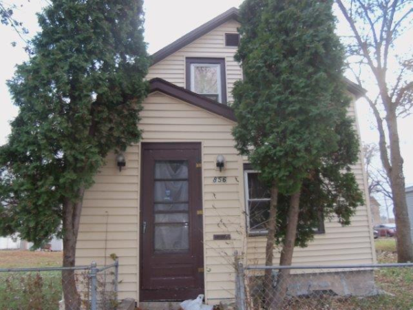 856 Galtier St, St Paul, MN 55117 