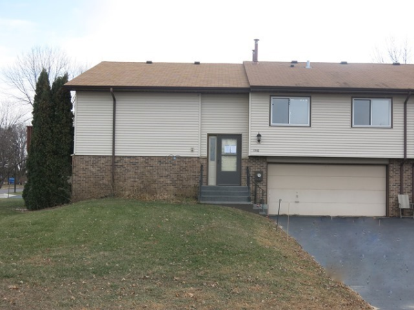 1310s Dellwood St, Cambridge, MN 55008 