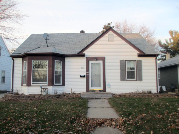 325 Bernard St E, Saint Paul, MN 55118 