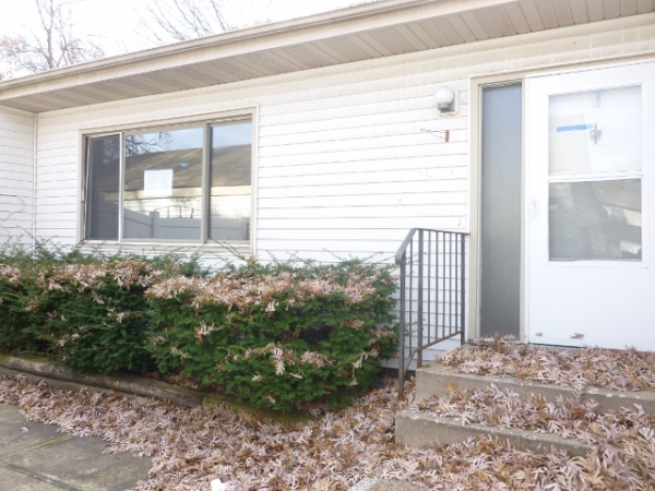 1560 S Oberlin Cir, Fridley, MN 55432 