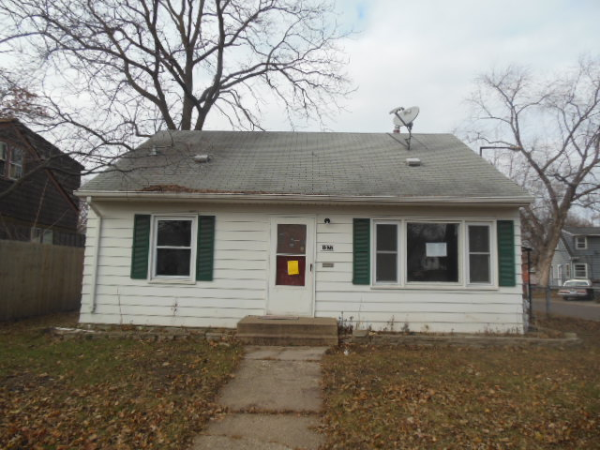 1977 Nortonia Ave, Saint Paul, MN 55119 