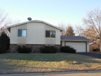 1617 82nd Ave N, Brooklyn Park, MN 55444 