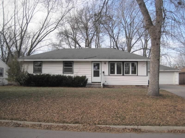 8616 Oakland Ave S, Bloomington, MN 55420 