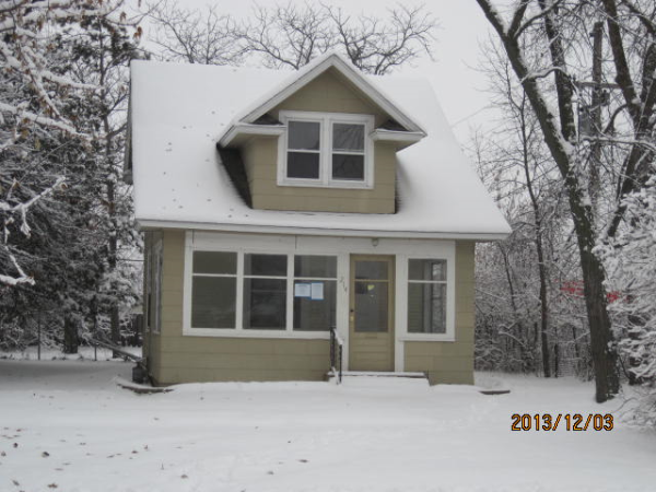 214 1st St N, Brainerd, MN 56401 