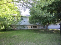 2233 Bossard Dr, Roseville, MN 55113 