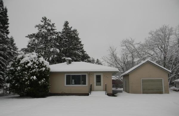 204 3rd St SW, Hinckley, MN 55037 