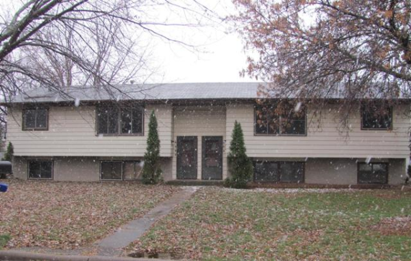 2274 -2276 13 Ave E, North Saint Paul, MN 55109 