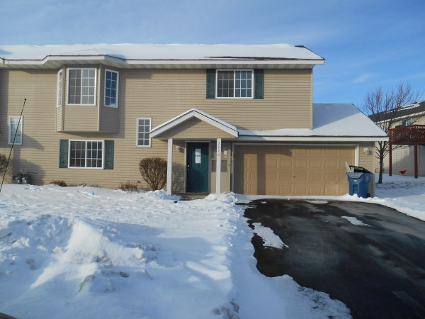 2072 Brittany Ct, Shakopee, MN 55379 