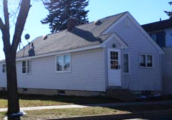 225 1st Street SW, Chisholm, MN 55719 