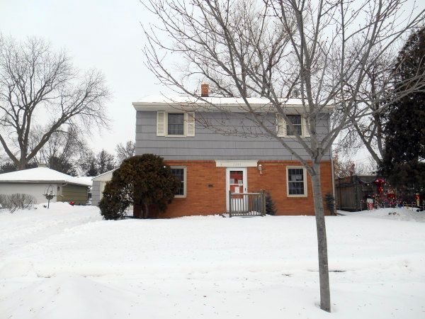 2249 Dellridge Aven, St Paul, MN 55119 