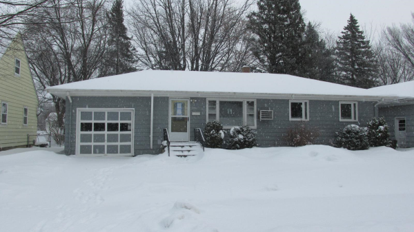 1224 10th St N, Moorhead, MN 56560 