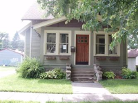 307 N Cedar St, Chaska, MN 55318 