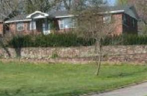 29 Sycamore Street, Cassville, MO 65625 