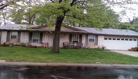 15 West Meadow Drive, Saint Peters, MO 63376 