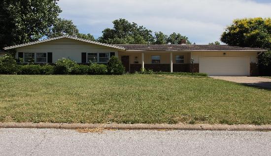 2638 East Southern Hills Boulevard, Springfield, MO 65804 