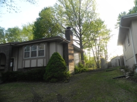 13724 PARKER AVE, GRANDVIEW, MO 64030 