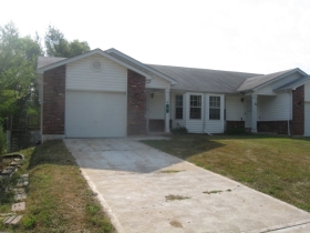 16 LAURA DR, SAINT PETERS, MO 63376 
