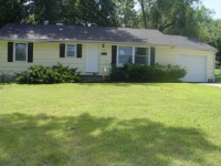 9805 E GREGORY BLVD, RAYTOWN, MO 64133 