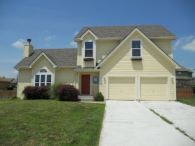 1006 HAWTHORNE DR, LIBERTY, MO 64068 