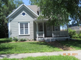 164 W CENTER ST, PECULIAR, MO 64078 