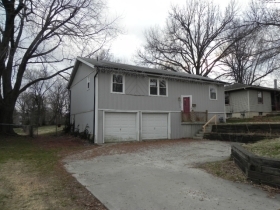 10409 E 35TH ST SOUTH, INDEPENDENCE, MO 64052 