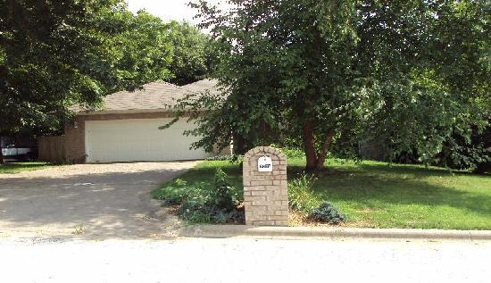 2276 West Nottingham Street, Springfield, MO 65810 