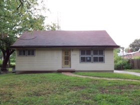 6933 BERKRIDGE CT, HAZELWOOD, MO 63042 